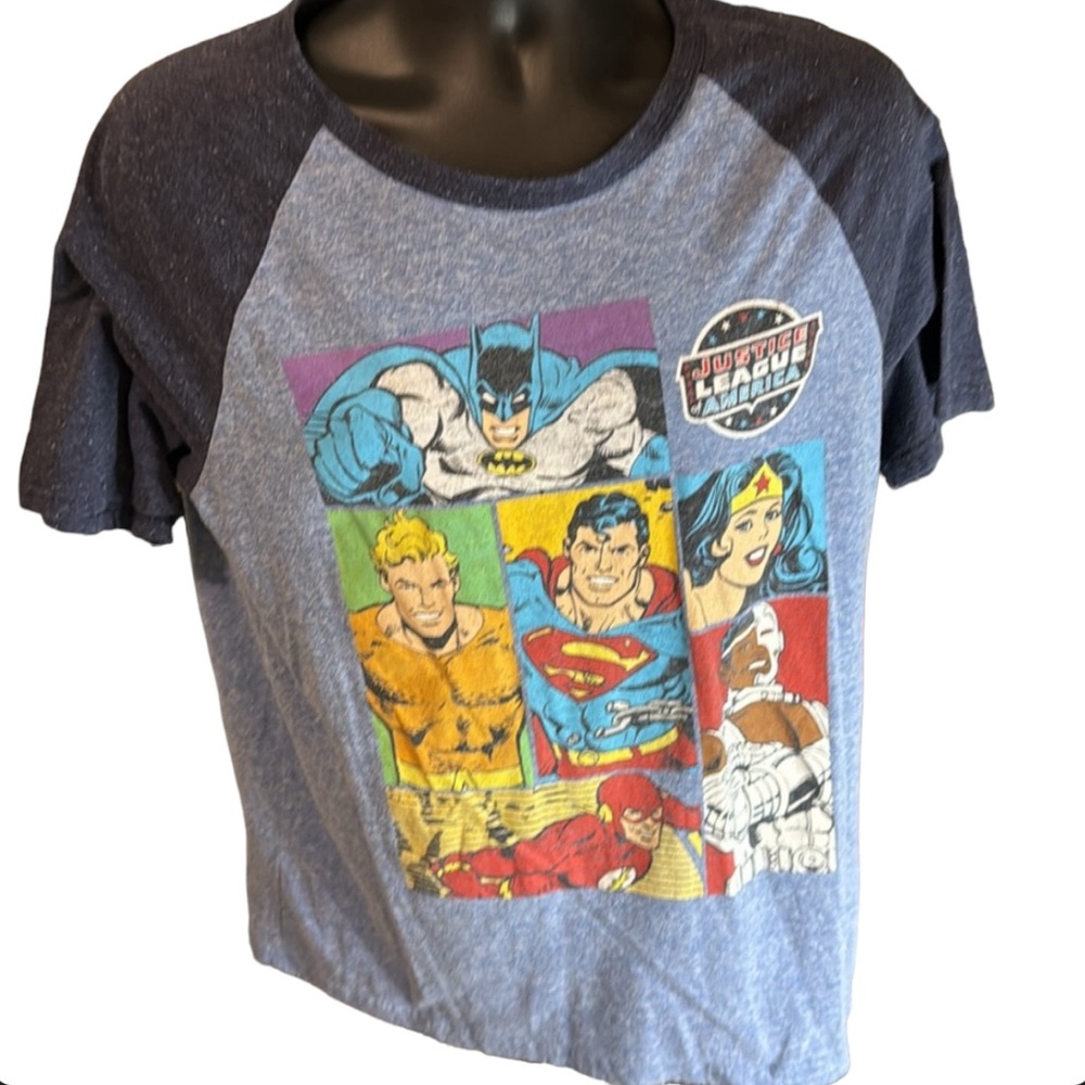 EUC DC shirt only callout is tag area, size L, Justice League shirt.